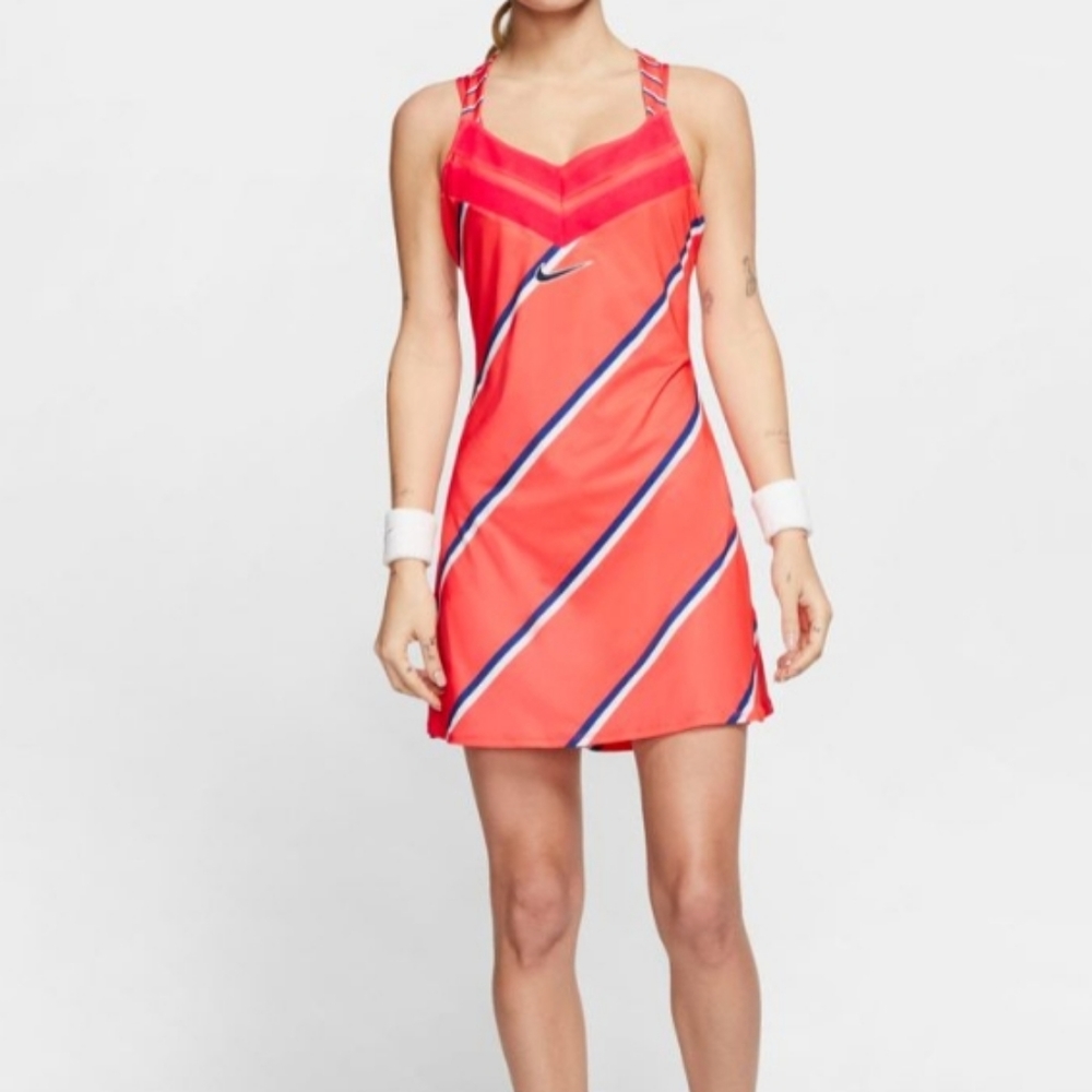 NWT Women's NIKE DRESS Size SMALL